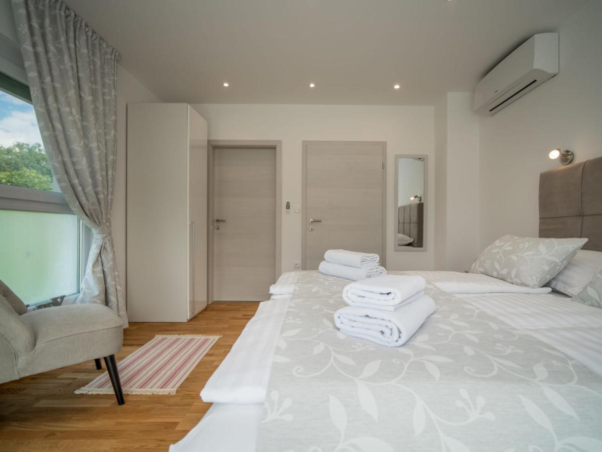 Holiday Home Andela By Interhome Dobrinj Eksteriør bilde